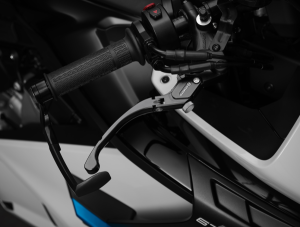 MÓDOSÍTOTT FÉKKAR CFMOTO 675NK / 675SR-R – FEKETE