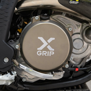X-GRIP megerősített kuplungfedél KTM/Husqvarna 250–450-es modellekhez, 2, nordicamoto.ro