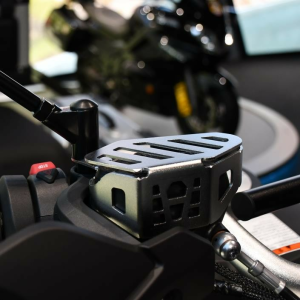 ELŐLAPÁT FÉKFOLYADÉK-TARTÁLY VÉDELEM CFMOTO 800MT / 800MT-X / 800MT ES – SZÜRKE, 4, nordicamoto.ro