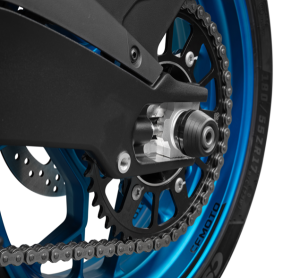 Alkatrészek és kiegészítők a CFMOTO 675NK 2026 modellhez, HÁTSÓ KERÉK TENGELYVÉDŐ (WHEEL SLIDER) CFMOTO – FEKETE, nordicamoto.ro