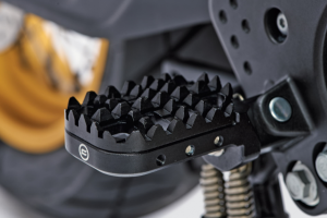 JOBB OLDALI MEGHOSSZABBÍTOTT LÉPCSŐ CFMOTO 800MT / 1000MT-X / 800MT ES – FEKETE (SKIDPROF), 5, nordicamoto.ro
