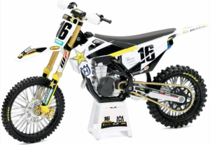 Zach Osborne Rockstar Energy Husqvarna FC 450 játékmodell, 1:12 méretarány, nordicamoto.ro