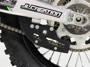 AXP Racing láncvezető Kawasaki 2019–2026-os modellekhez, fekete, 3, nordicamoto.ro