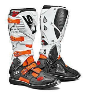 Sidi Crossfire 3 csizma fluoreszkáló narancssárga, fekete és fehér színben, nordicamoto.ro