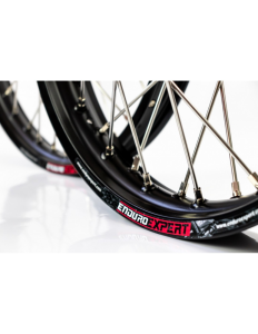 KTM/Husqvarna 21"x1,60-es enduro első kerék, 22 mm-es tengely, fekete kerékagy, Enduro Expert SRE21BKEE, nordicamoto.ro
