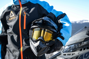 AMOQ Vision Vent+ mágneses síszemüveg, fűtött, teljes sötétítésű – sárga