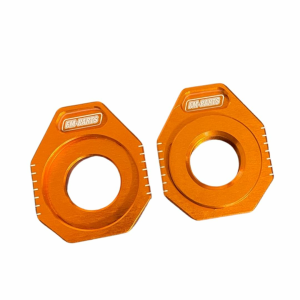 Hátsó tengely feszítő/beállító alkatrész (Fm-Parts) KTM/Husqvarna/GasGas modellekhez, 2014–2023